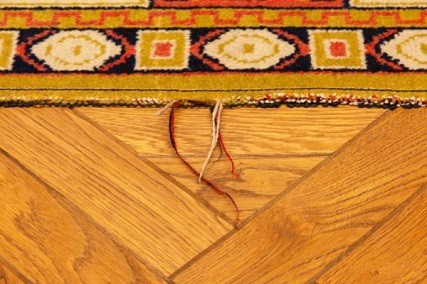 How to Stop Carpet from Unraveling in 4 Steps