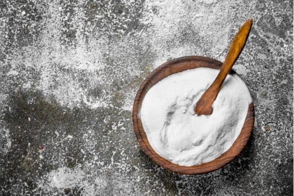 cleaning pavers with baking soda