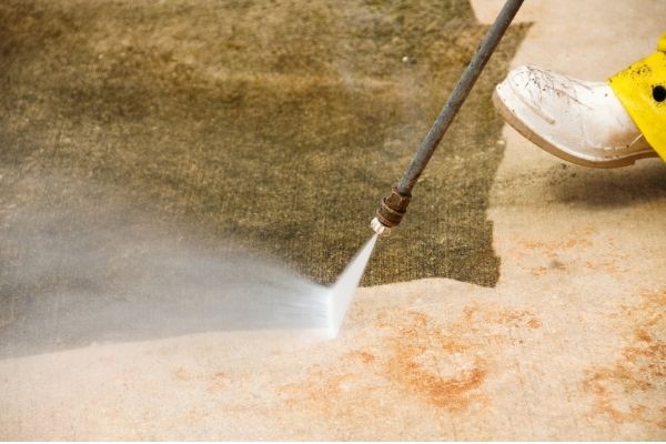 what size pressure washer do i need to clean concrete