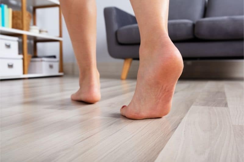 how to keep engineered hardwood floors clean
