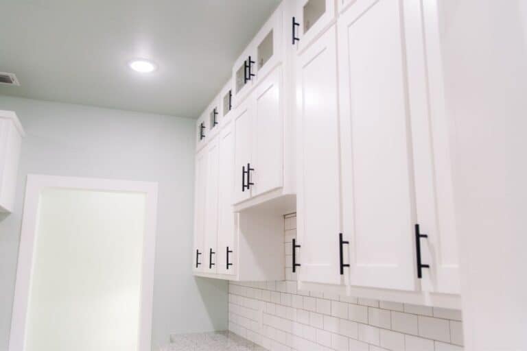 How Much To Paint Kitchen Cabinets White