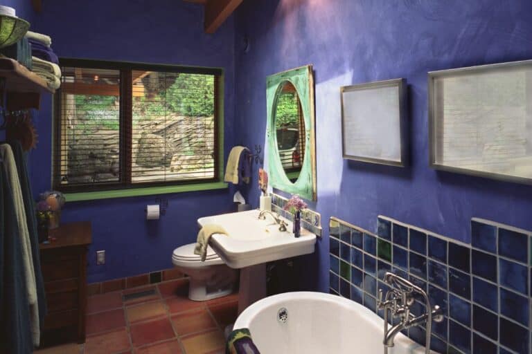 How To Decorate A Navy Blue Bathroom