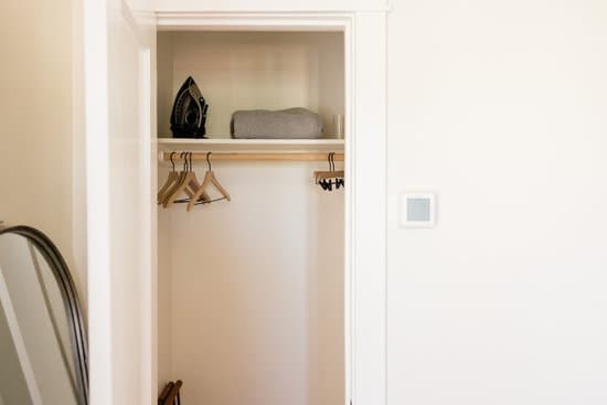 How Much Space Should Be Between Closet Rod And Shelf