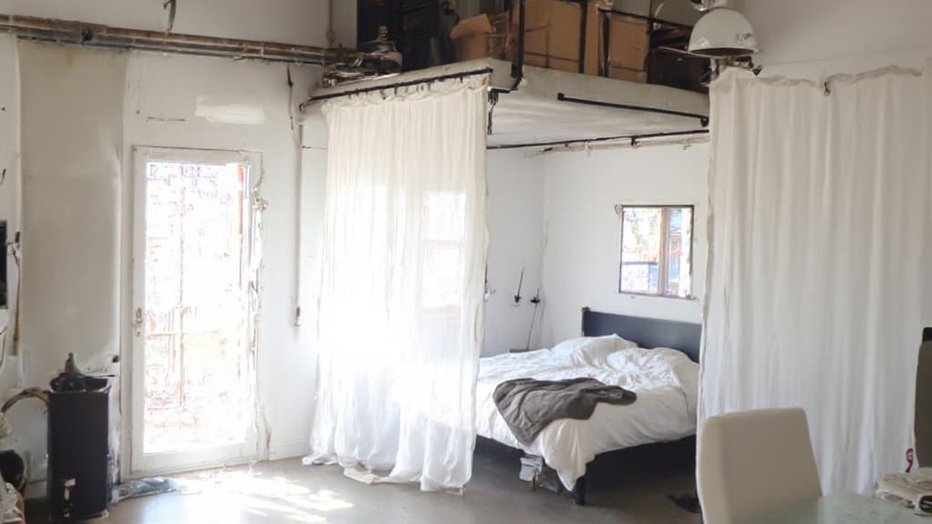 create loft bedroom privacy