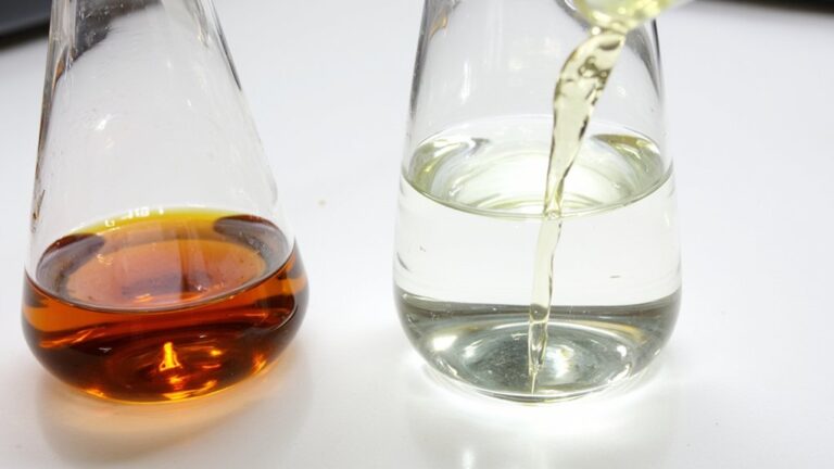 What Does Rubbing Alcohol Do To Oil?